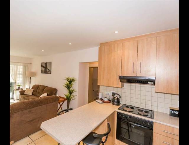 2 BEDROOM APARTMENT RENTED IN LORRAINE